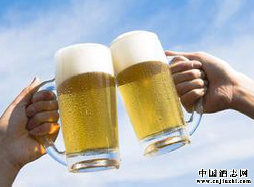 在喝啤酒时应注意的问题