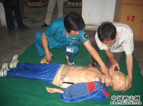 ���ƺ�Ӧ����������Ӧ������