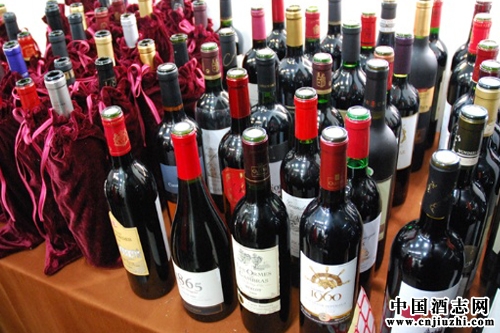 2015��ɶ����߽�������Ѿƽڿ�Ļ