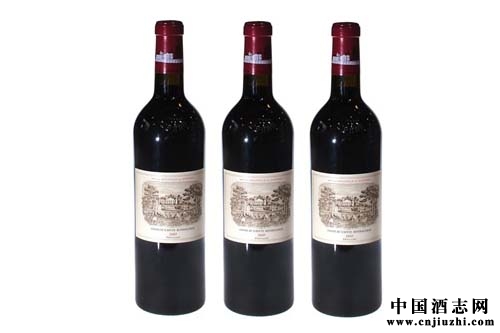 ���ں�����䣬82�����ƿ�4����Ԫ