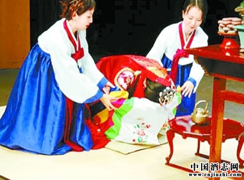 ��������ϰ�ף��ں����ȾƵ�ע����