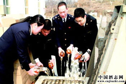 600瓶法国葡萄酒铜含量超标在烟台销毁