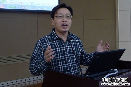 高峰对话:混改、新品类、互联网将如何影响酒类行业?