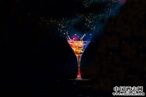 2015���ϰ��꣬��ɫ�ƿ�ʼ���������г�