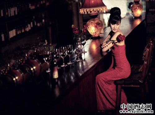 �����ѾƵ�һЩС����