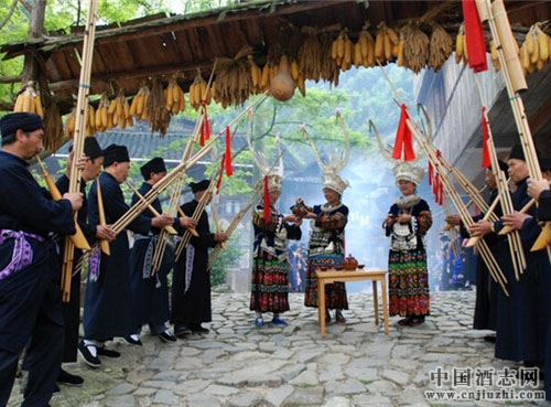 ��ƽ����Ƹ����е����ƾ��Ļ�