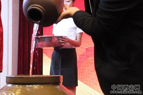 �����׿�����۾ơ����л��۾���ʽ����