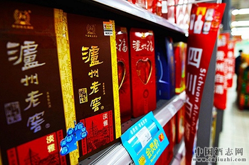 �����Ͻ�������һ�ߡ����������