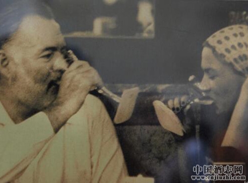 著名小说家海明威与葡萄酒无法割舍的“情”