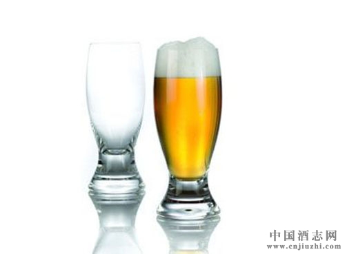 为什么喝啤酒后冷,喝白酒后热?