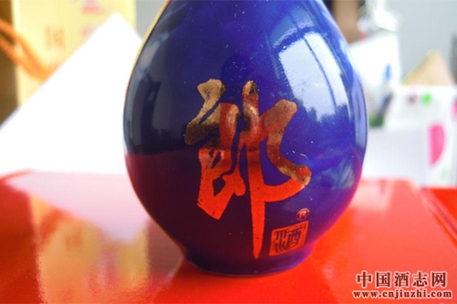 �����������໨����ռǧԪ�г�