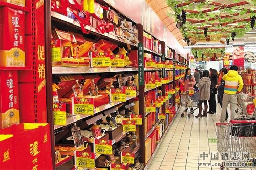 �߶˰׾ƽں���ѳ�����������˫��