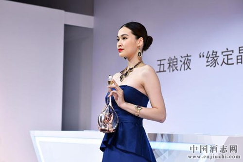 ����Һ�׿����ʱ�а׾ơ�Ե������������