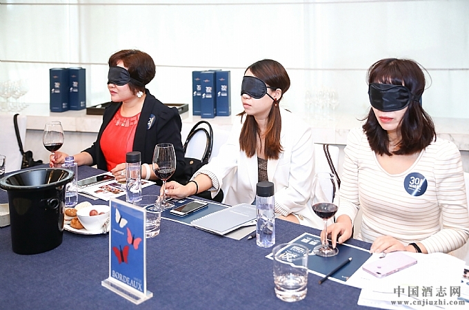 ��ֳ���ý�����鲨�������Ѿ�ѧУ��ֱ��ϵƷ�Ʒ��� �롰�����������ȴ�ʦ��γ�