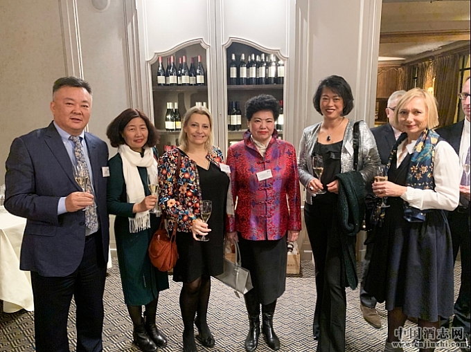 ����������α�������ֳ�