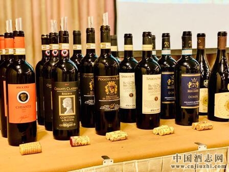 �ִ���˹�������ѾƵĳ�ɫ���